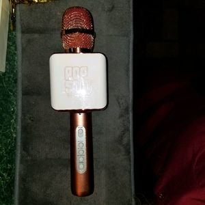 Pop Solo Tzumi bluetooth microphone